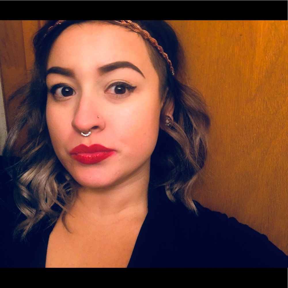Meet your Posher, Cierra